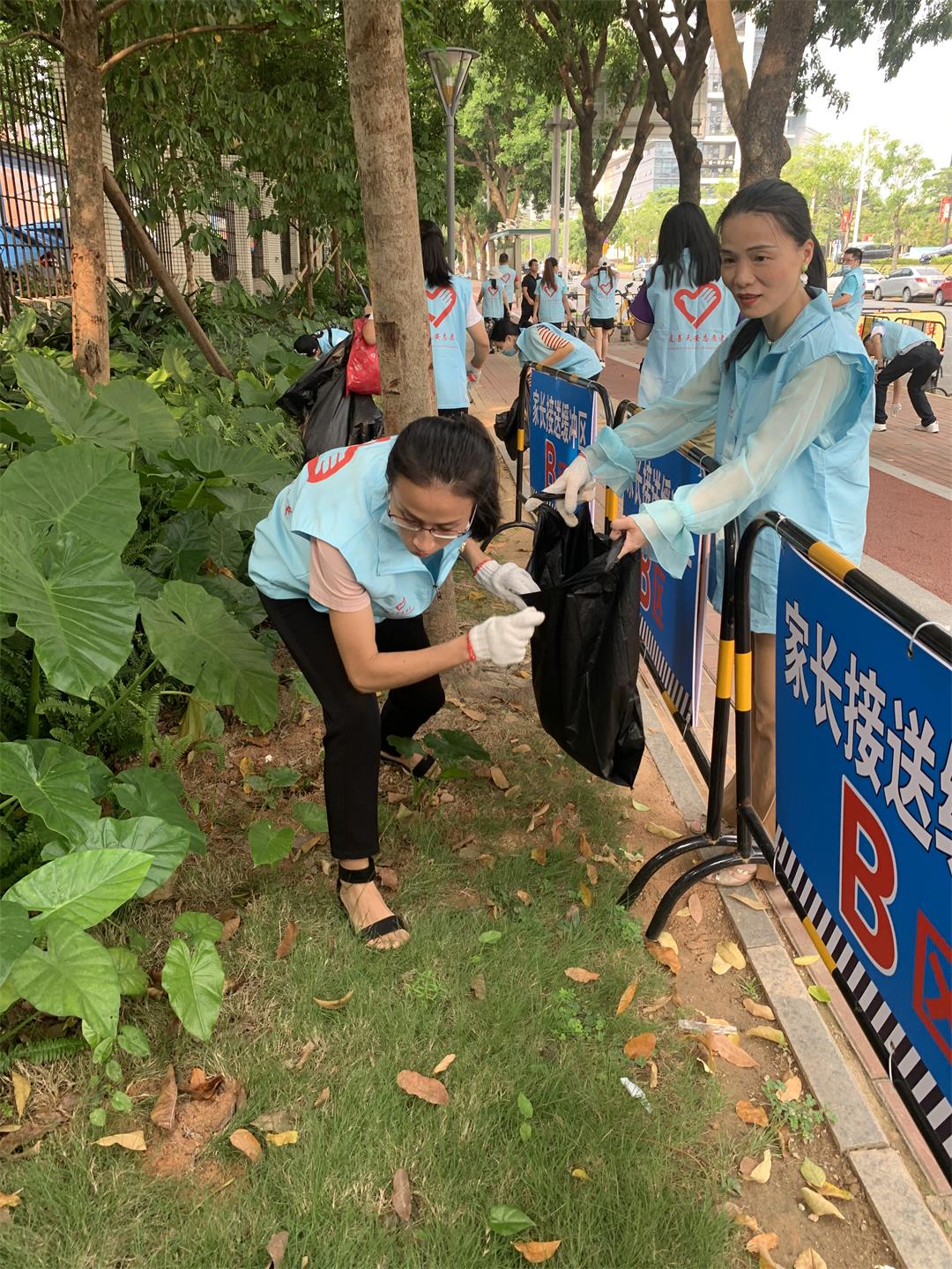 晶品员工参加天安自愿者活动